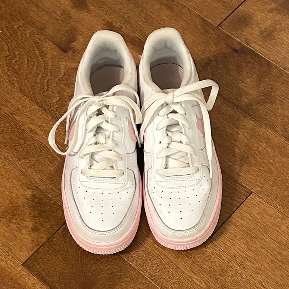 Nike Air Force 1 Low White Pink Foam Sneakers, US 5 Youth / EUR 37.5 - Picture 2 of 10